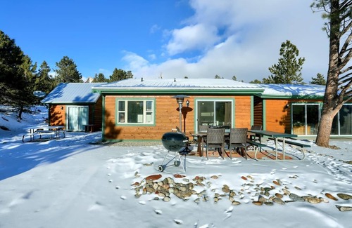 Twin Lakes Cabin | The Moose Meadow | Alpine Lake Lookout | Fast Wifi