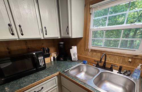 Boone House | The Mountain Mini - 4.5 Miles from App State Campus