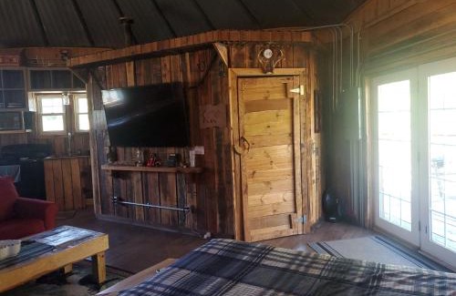 Genoa House | The Mountaineer - Rustic Mountain Yurt