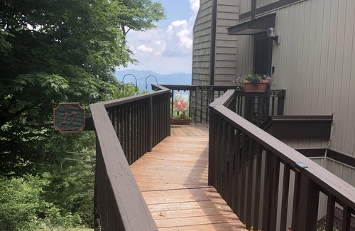Beech Mountain Villa | THE MOUNTAINS ARE CALLING! Fabulous Unobstructed Views!