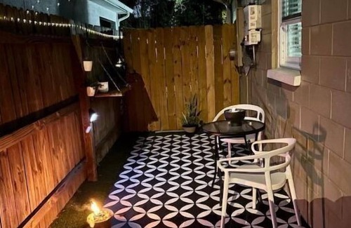 East Tampa Apartment | The M’s Cozy Corner