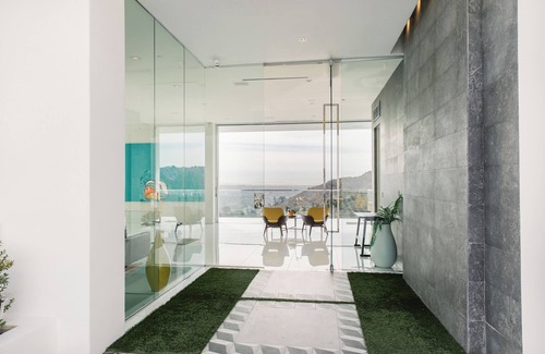 Hollywood Hills Villa | THE MULLHOLAND HIDEAWAY