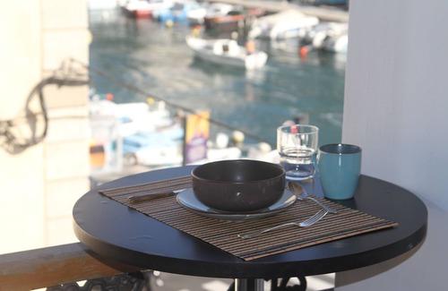 Sete Apartment | The mythical canals of Sete, exceptional view!
