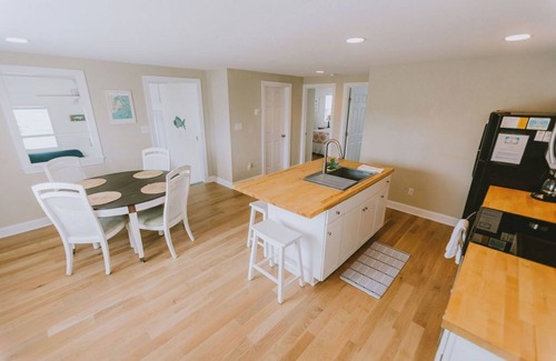 Nags Head House | The Nags Head Cottage-Recently renovated in 2025! Walking distance to the beach!
