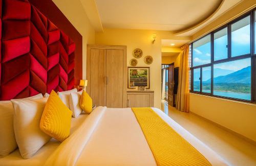 Rishikesh Hotel | The Neeraj Naturecure On Ganga