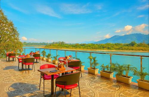 Rishikesh Hotel | The Neeraj Naturecure On Ganga