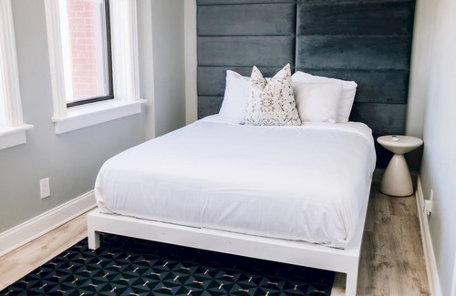 Park West Hotel | The Neighborhood Hotel - Lincoln Park 301 - One Bedroom