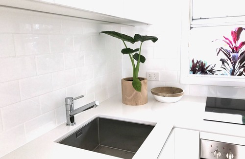 Noosa Heads Apartment | The Nest - 5 minute walk to Hasting Street and Noosa Main Beach
