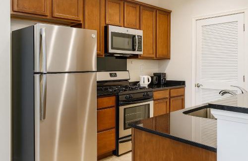 Koreatown Apartment | The Nest at 918 - Pool, Sauna, Laundry, Free Parking and No Cleaning Fee