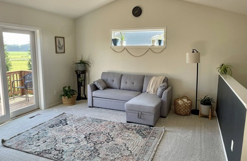 North Mankato House | The Nest- Comfortable Retreat,nOpen backyard, spacious, clean!