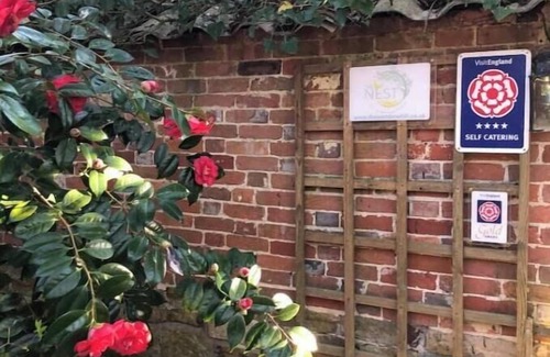Sheffield Green Cottage | The Nest Danehill - Idyllic Woodland Retreat nVisitEngland/AA 4 Star +Gold Award