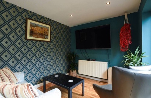 Cowplain House | The Nest | Large Family Home | Pool Table
