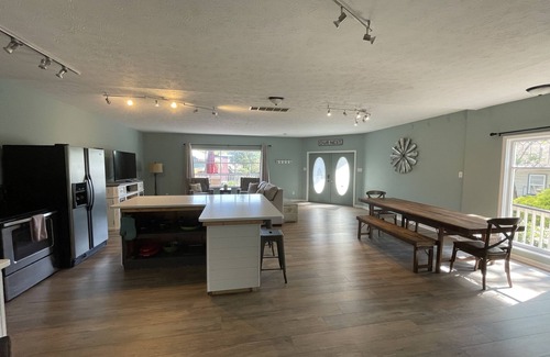 Nashville House | The Nest - Located in the Heart of Nashville Indiana!