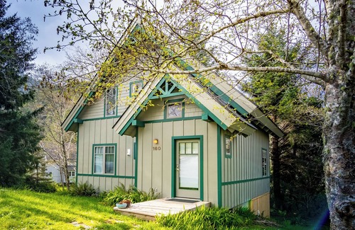 Yachats Cabin | The Nest - Quiet Water Cabin
