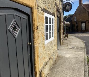 Brympton Hotel | The New Inn