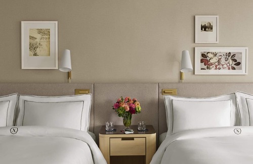 Back Bay East Hotel | The Newbury Boston, 2 Park View 2 Queen Beds!