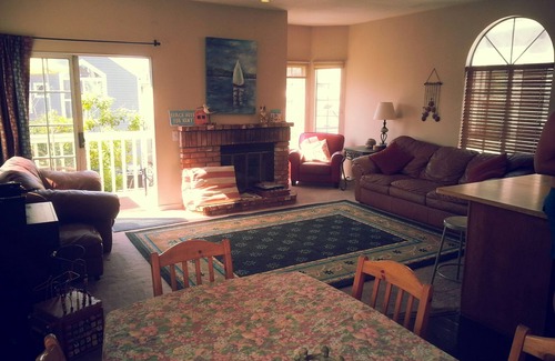 Balboa Peninsula House | the Newport Family Peninsula Beach House - A true beachy + kind fun family spot!