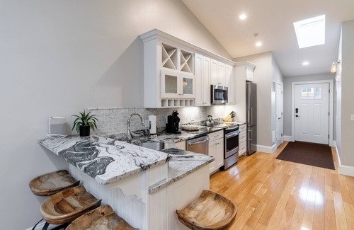 Yachting Village House | The Newport Lofts - 359 Thames Street