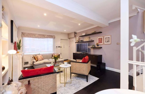 Campden House | The Notting Hill Gate Crib - Relaxing 2 Bdr House