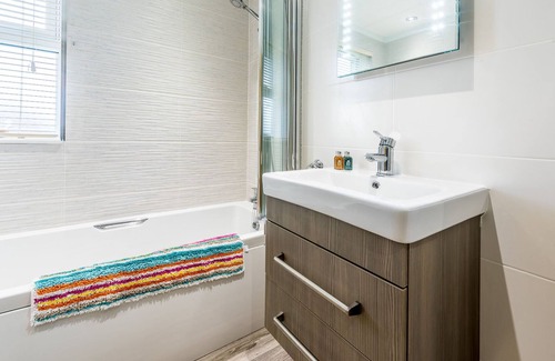 Otterham Apartment | The Nug - Two bedroom Luxury Lodge