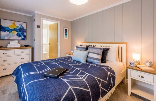 Otterham Apartment | The Nug - Two bedroom Luxury Lodge