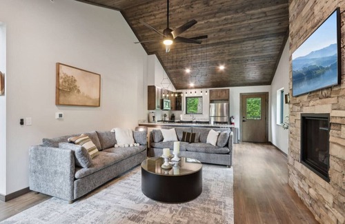 Lake Delton Cabin | The Oak at Treetop Villas