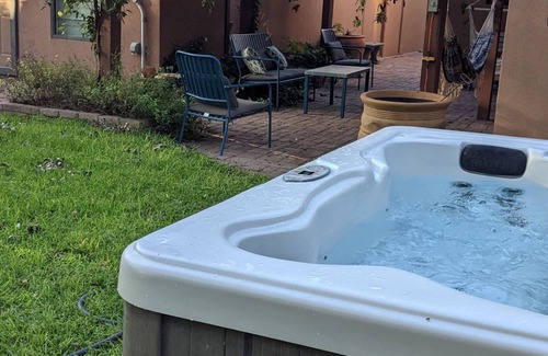 Carlsbad House | The Oasis: Guesthouse w/Lush Shared Yard & Hot Tub- Great Location!