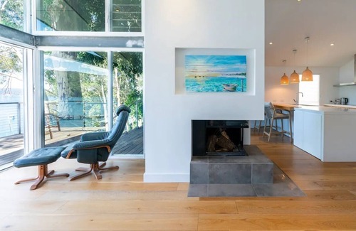 Scotland Island House | The Oasis- Luxe Waterfront Home with Private Jetty