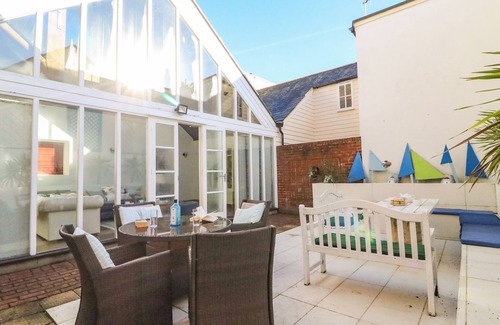 Weymouth Cottage | THE OAST HOUSE, family friendly in Brewers Quay Harbour