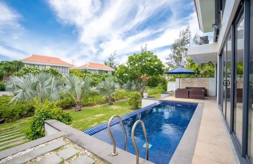 Ngu Hanh Son Villa | The Ocean Villa Beach Resort Đà Nẵng