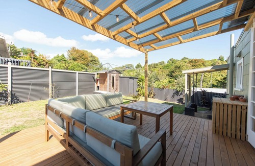 New Plymouth House | The Ocean Villa - Private Sauna