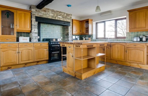 Llanrhidian House | The Old Barn in Pen-clawdd