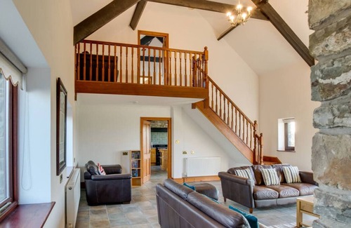 Llanrhidian House | The Old Barn in Pen-clawdd