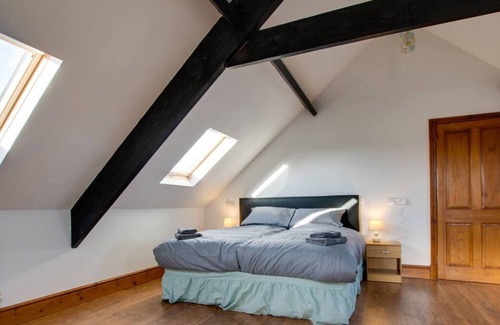 Llanrhidian House | The Old Barn in Pen-clawdd