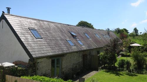Pembroke House | The Old Cowshed - Swallows Cottage