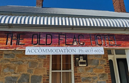 Binda House | The Old Flag HotelnBinda