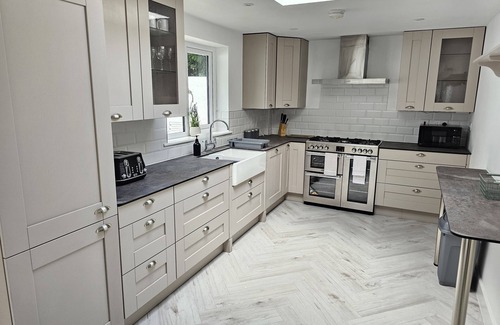 Chippenham House | The Old Forge – Countryside 4-bed home near Bath, the Cotswolds and Stonehenge