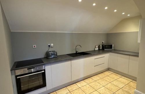 Godmanchester House | The Old Hay Barn - Games Room, Gym, Sleeps 8