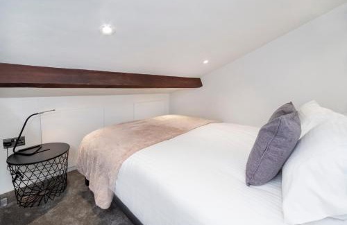 York Apartment | The Old Hotel - The Hole in the Wall