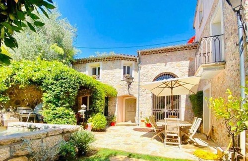 Saint-Jacques House | "The Old Mas Saint-Jacques"