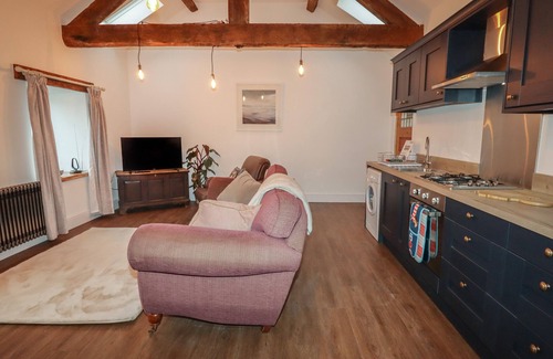 Gwaenysgor Near Prestatyn Cottage | THE OLD PARLOUR, romantic, with a garden in Dyserth