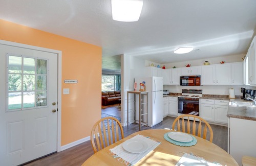 Saint Joe House | 'The Old Parsonage' Pindall House w/Patio!