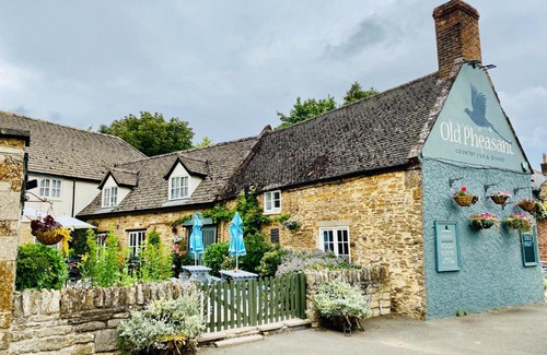 Glaston Hotel | The Old Pheasant