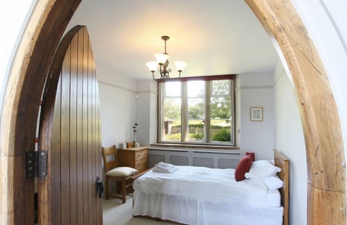 South Perrott Cottage | The Old School (Dorset) - a charming stone country cottage in Dorset sleeping 6 guests in 3 bedroom