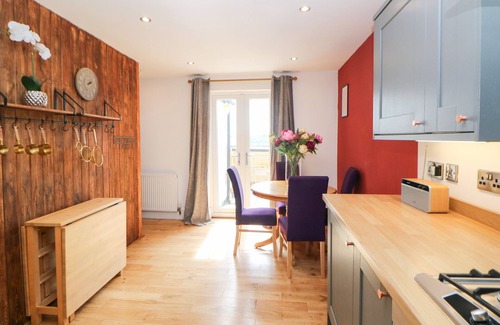 Holestone Moor House | THE OLD STABLES, pet friendly, character holiday cottage in Matlock