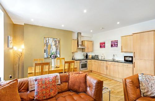 Harrogate City Centre Apartment | The Old Toffee Works, Montpellier Quarter, Next to Pump Rooms FREE PARKING