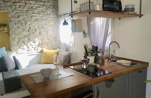 Tuscolano House | The old wash house - Independent apt for solo travelers