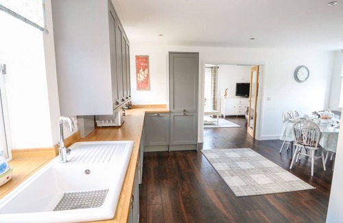 Boston Cottage | THE OLDE CHAPEL, pet friendly, character holiday cottage in Boston