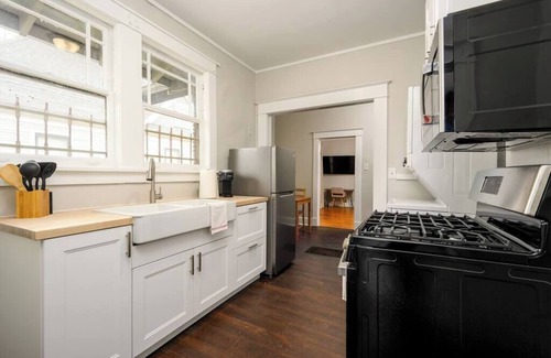 Cooper-Young Historic District House | The Oliver Duplex @ Cooper Young (Unit 2)