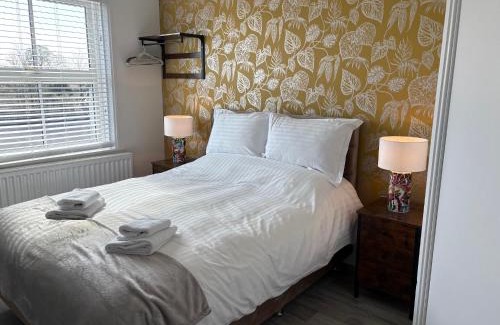 Deighton Apartment | The Olivia Swan